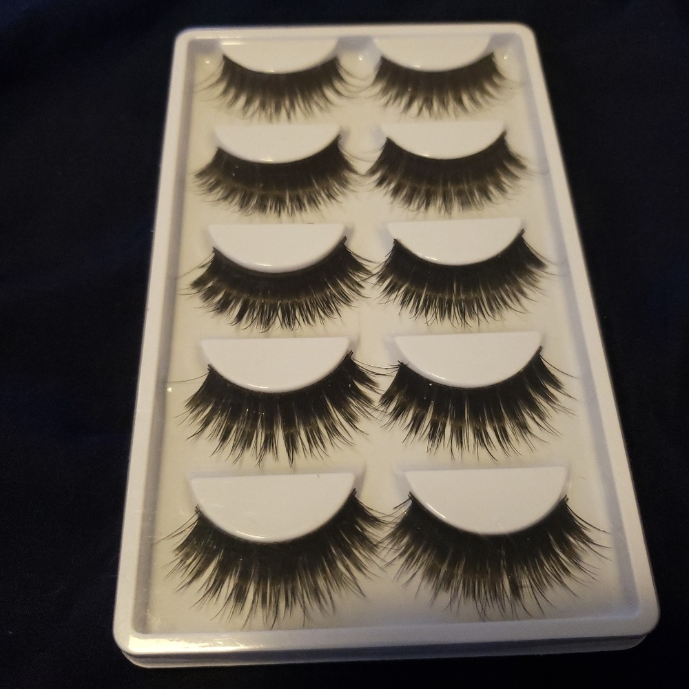 🍁2 for $8, 3 for $10...🍁False Lashes 5 Pair - Picture 5 of 6